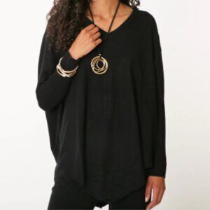 NWOT Marla Wynne WynneLayers V-neck Poncho Sweater - Black